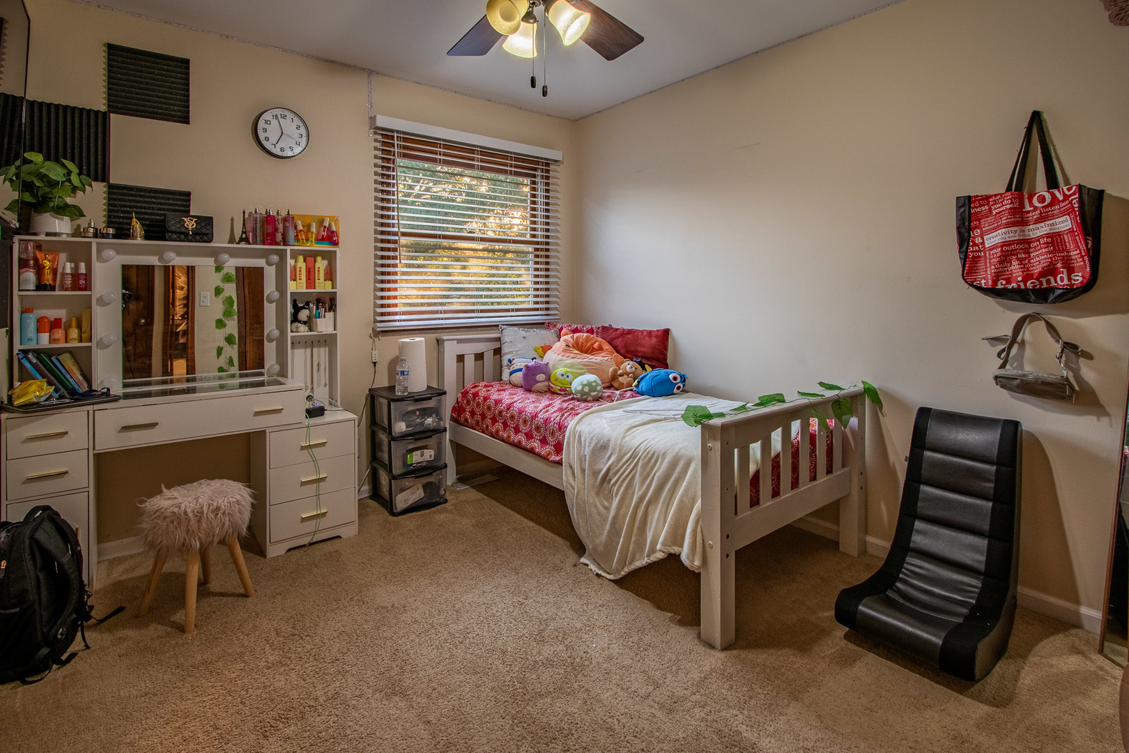 1201 Pinetree Lane, Bartlett, IL 60103