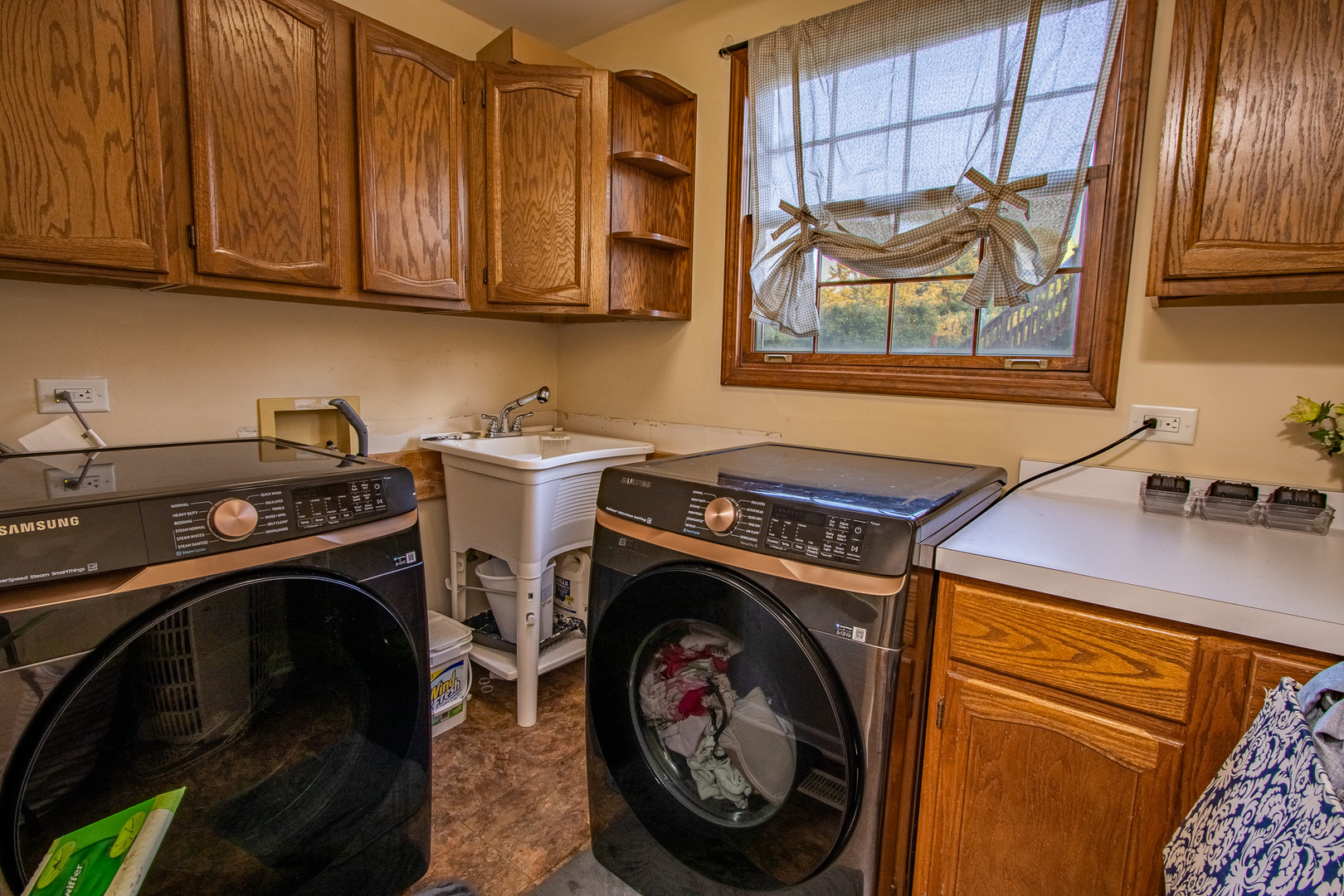 1201 Pinetree Lane, Bartlett, IL 60103