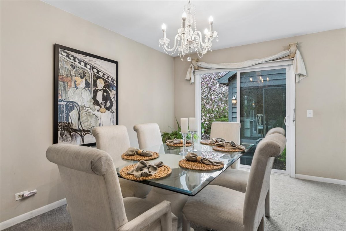 1923 Hillside Lane, Lisle, IL 60532