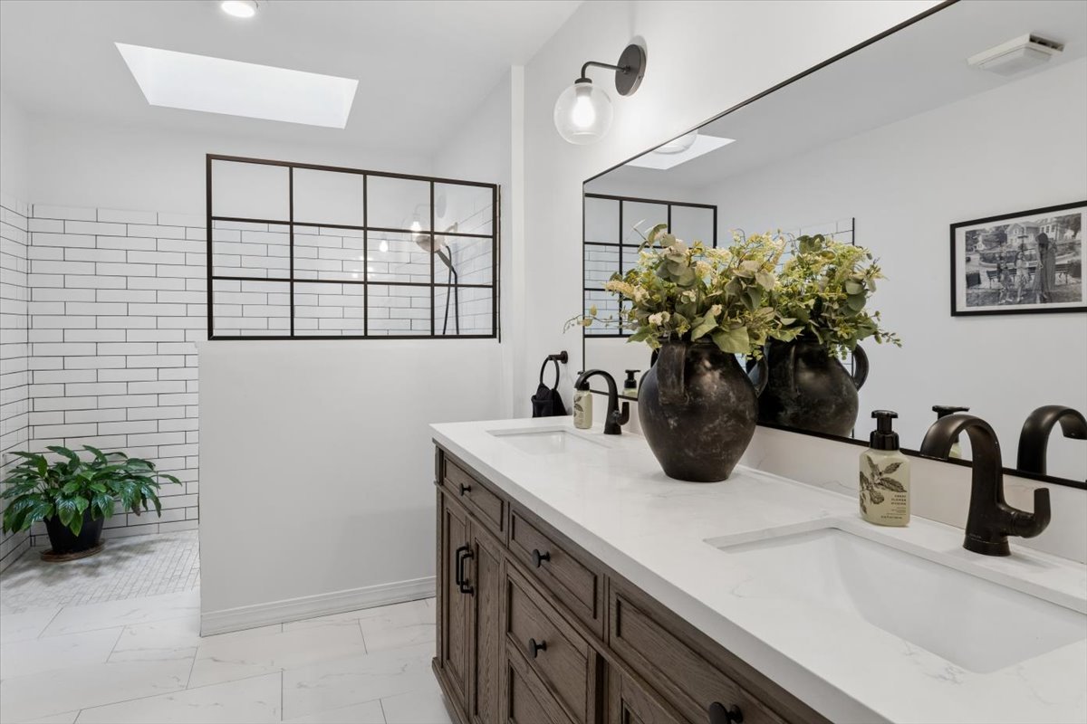 1923 Hillside Lane, Lisle, IL 60532