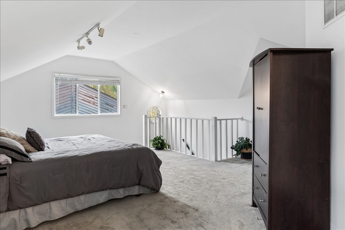 1923 Hillside Lane, Lisle, IL 60532