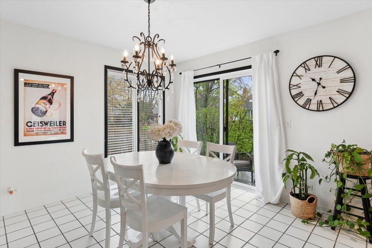 1923 Hillside Lane, Lisle, IL 60532