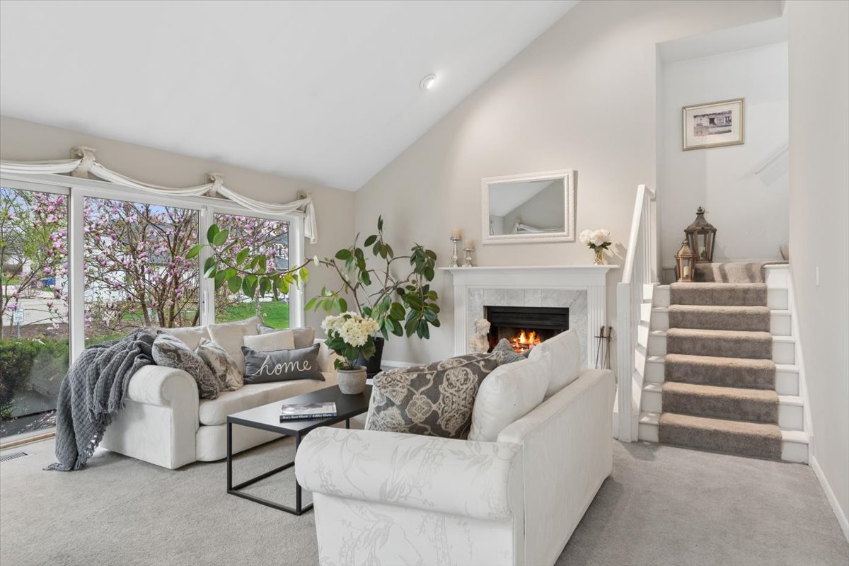 1923 Hillside Lane, Lisle, IL 60532