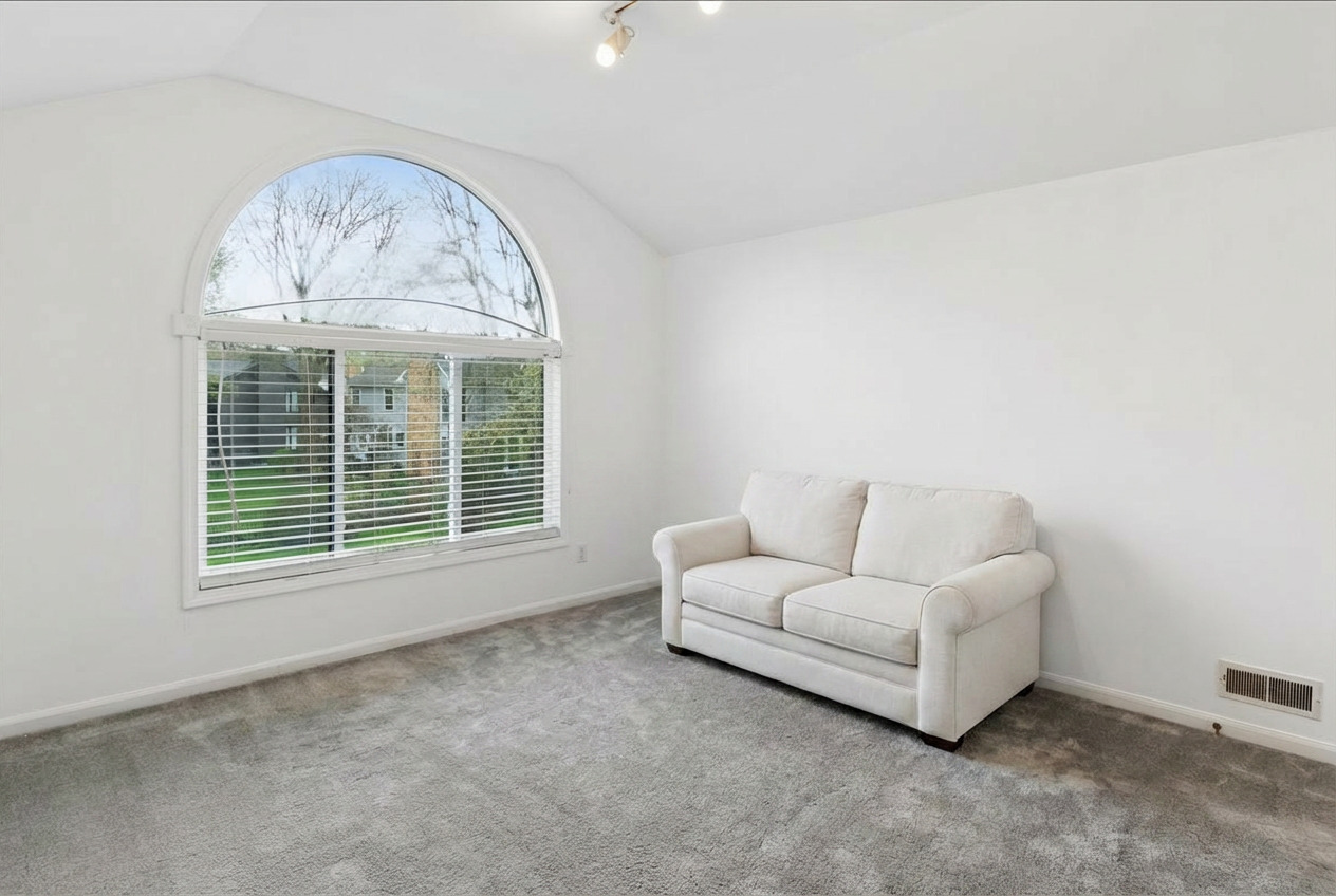 1923 Hillside Lane, Lisle, IL 60532