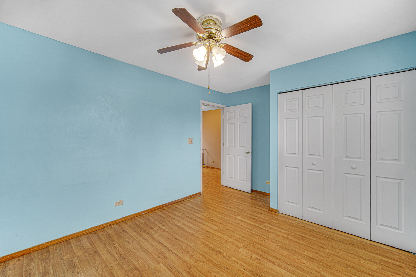 593 Iroquois Trail, Carol Stream, IL 60188