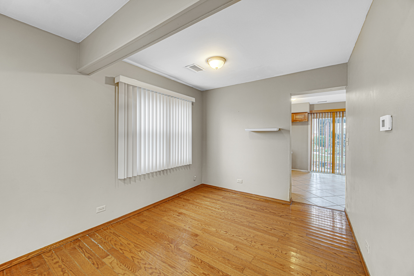 593 Iroquois Trail, Carol Stream, IL 60188