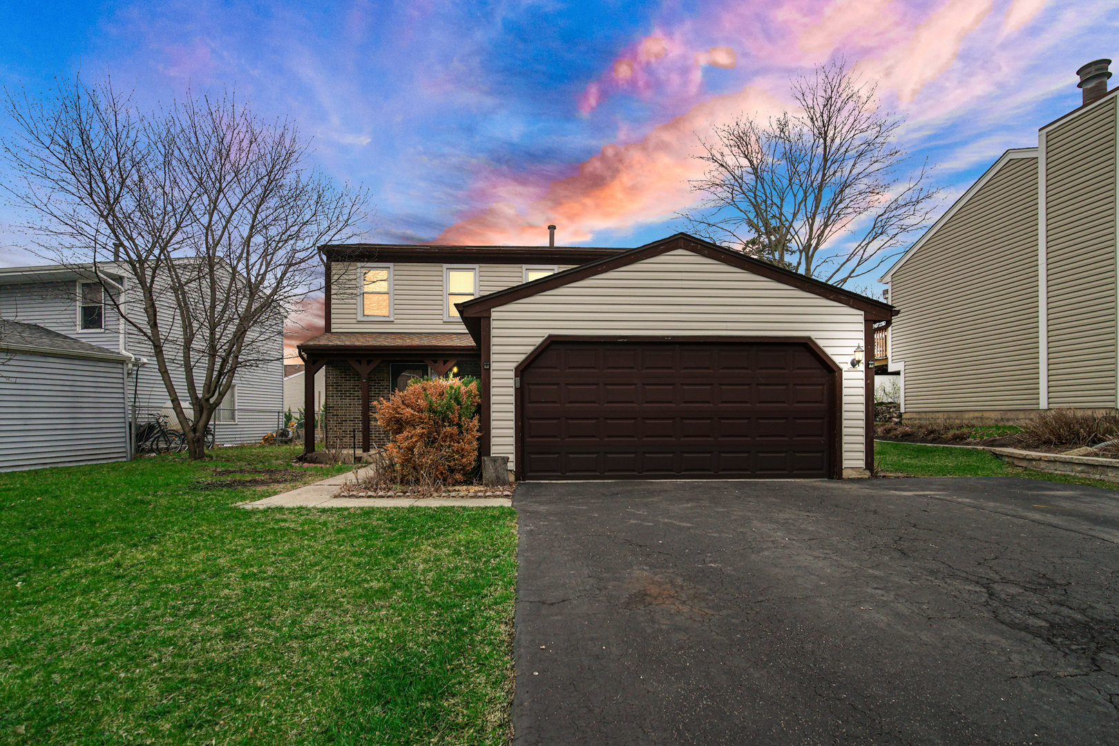 593 Iroquois Trail, Carol Stream, IL 60188