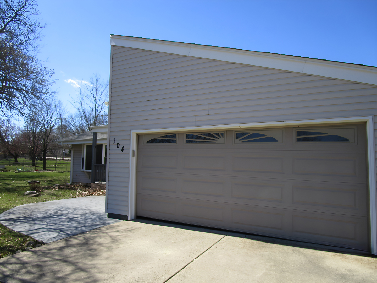 104 Oxford Place, Bloomingdale, IL 60108