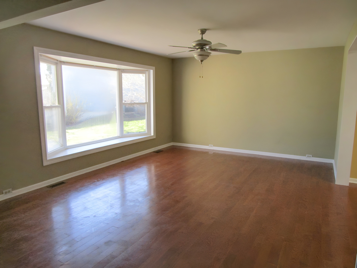 104 Oxford Place, Bloomingdale, IL 60108