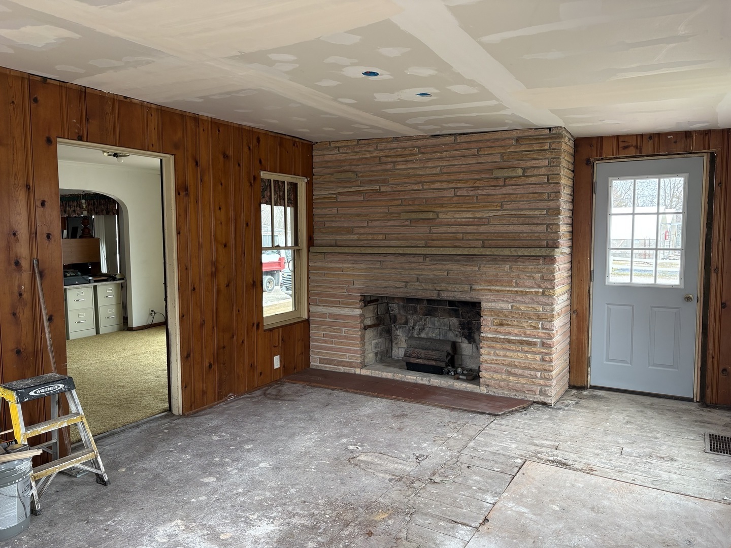 1031 IL Route 173 Highway, Antioch, IL 60002