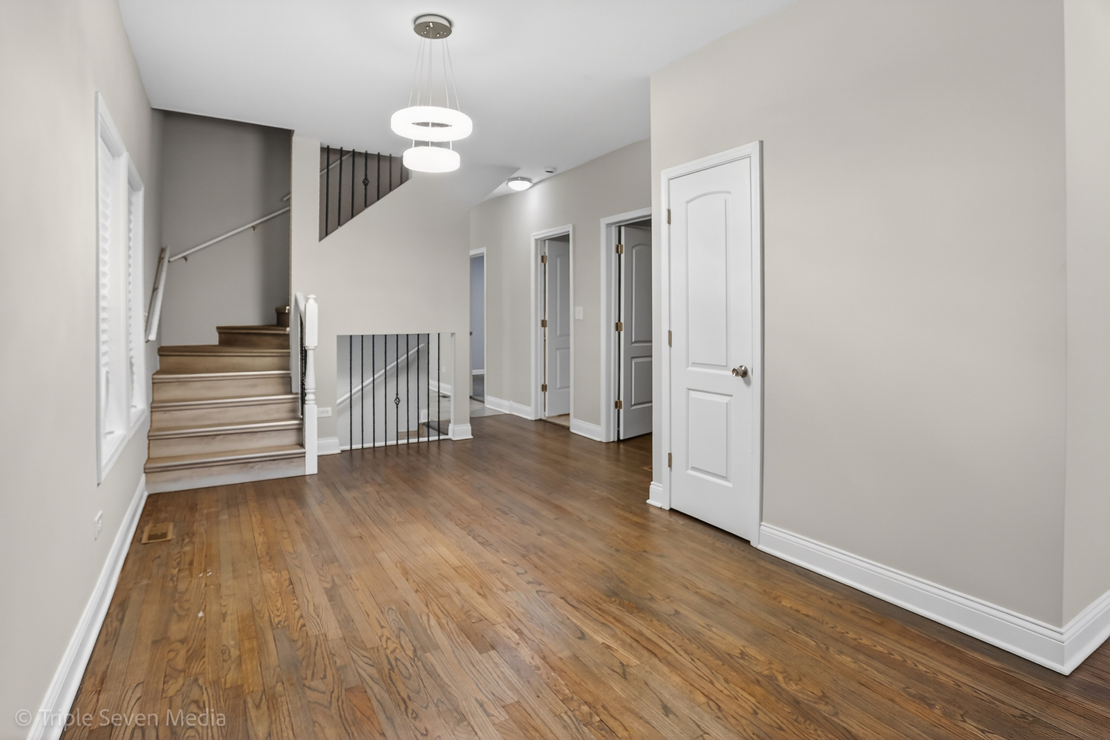 8132 S Paxton Avenue, Chicago, IL 60617