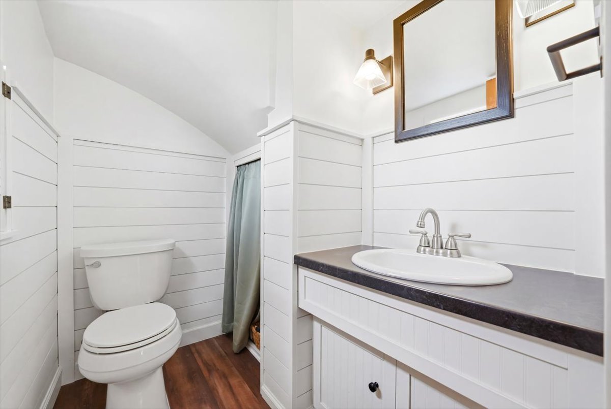 912 Hull Avenue, Westchester, IL 60154