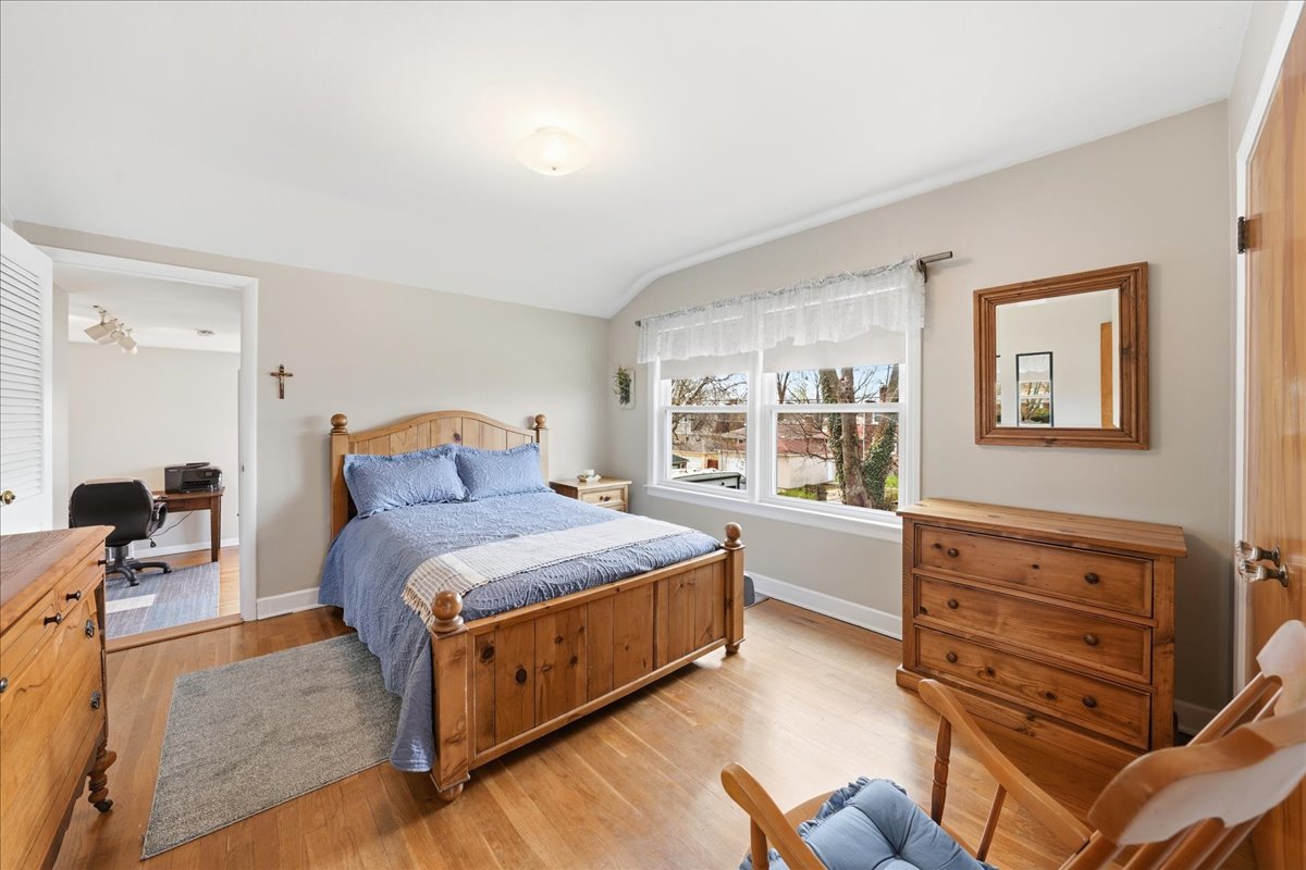 912 Hull Avenue, Westchester, IL 60154