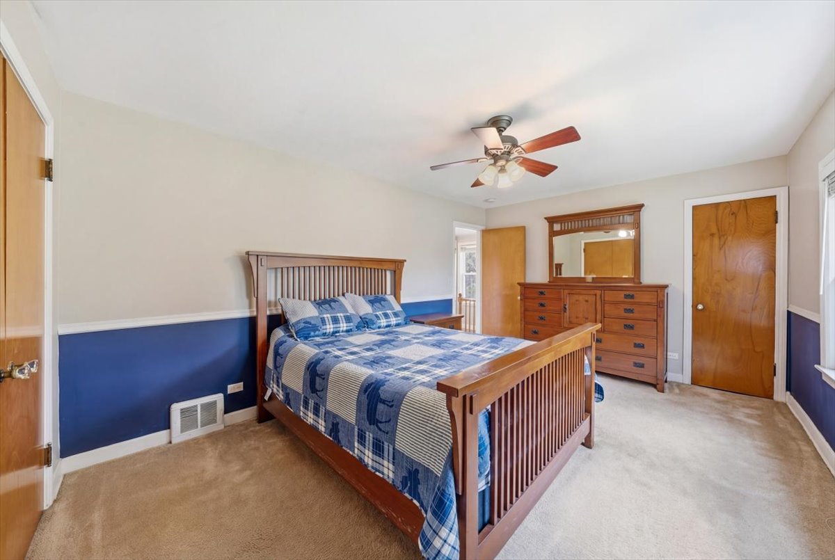 912 Hull Avenue, Westchester, IL 60154