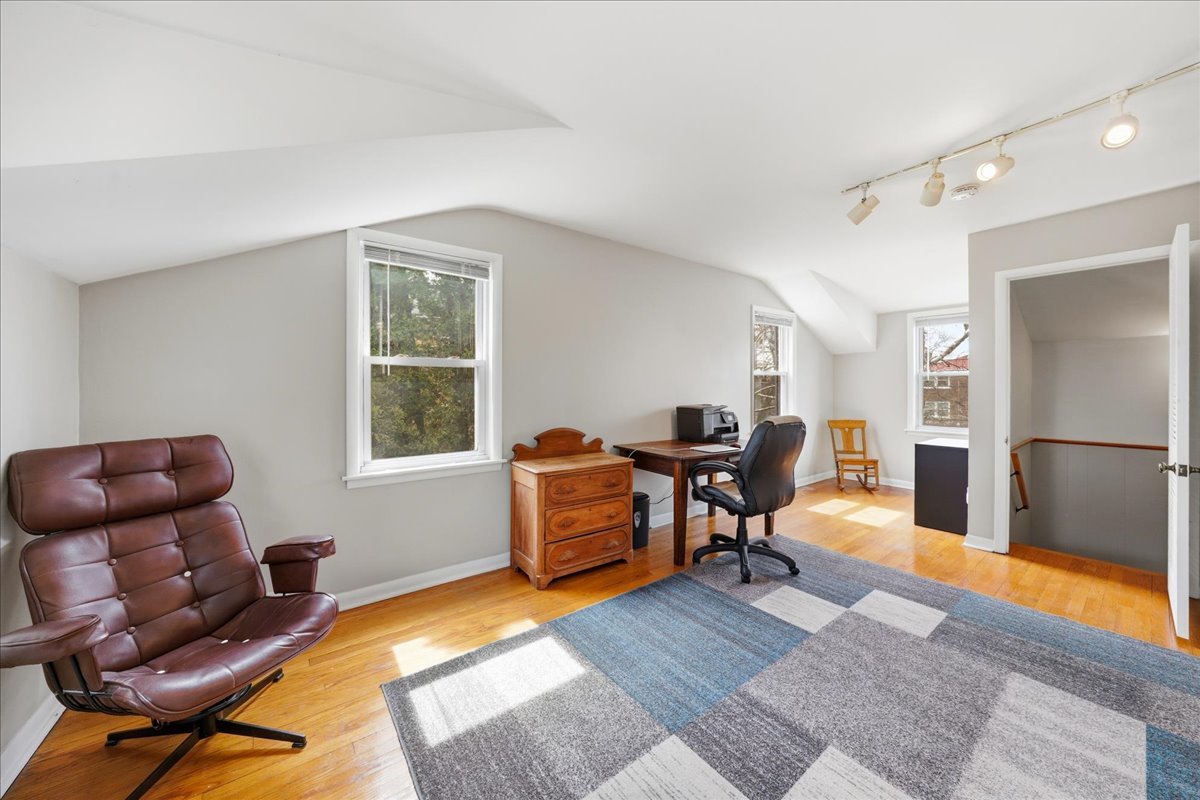 912 Hull Avenue, Westchester, IL 60154