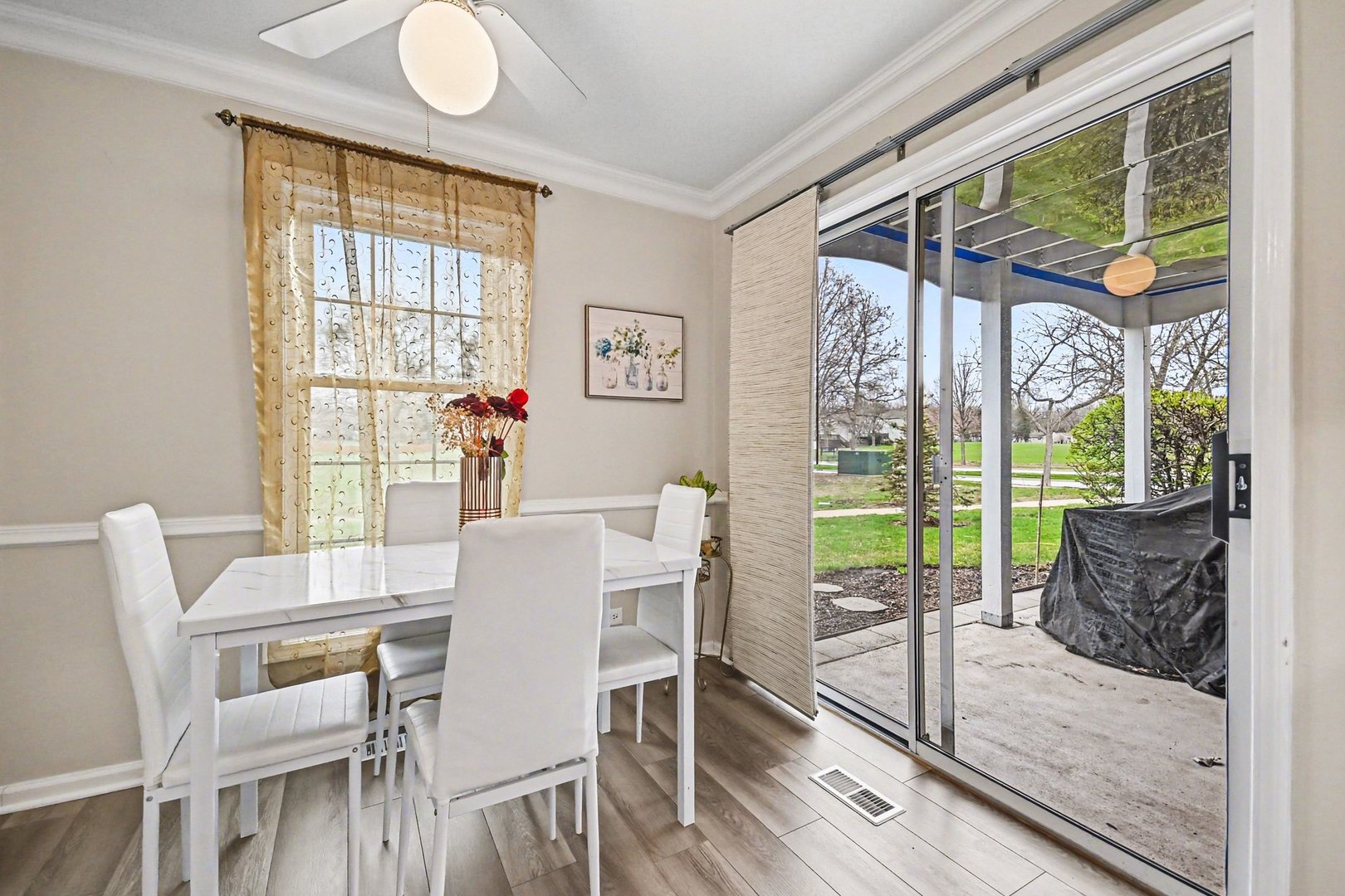 2057 Lancaster Circle #102D, Naperville, IL 60565