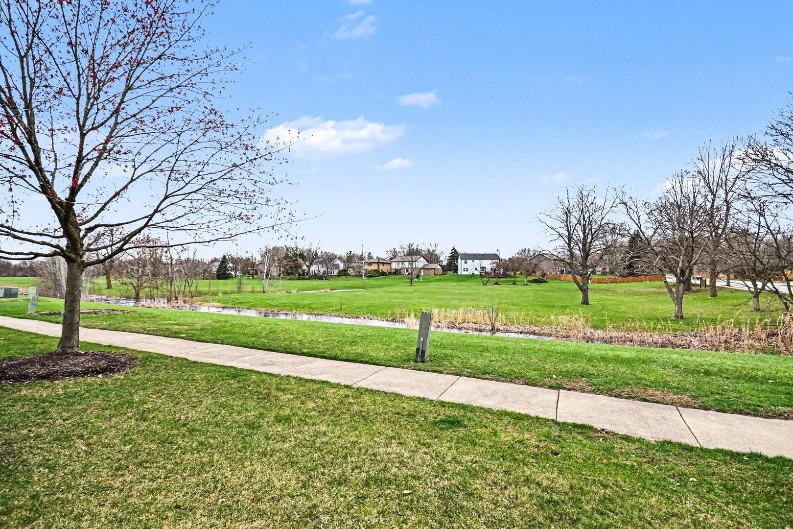 2057 Lancaster Circle #102D, Naperville, IL 60565