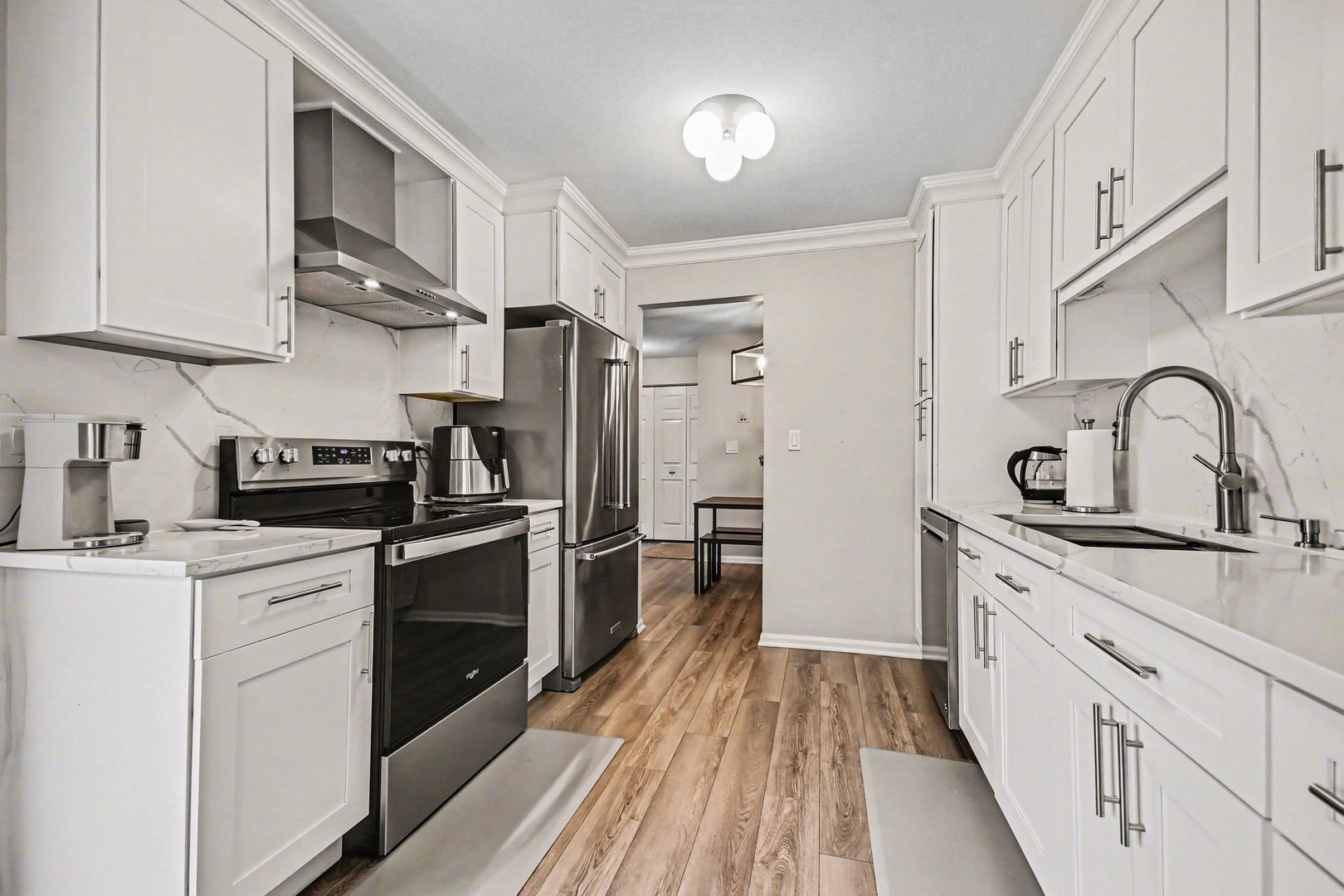 2057 Lancaster Circle #102D, Naperville, IL 60565