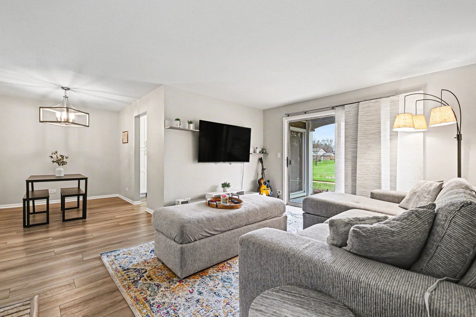 2057 Lancaster Circle #102D, Naperville, IL 60565