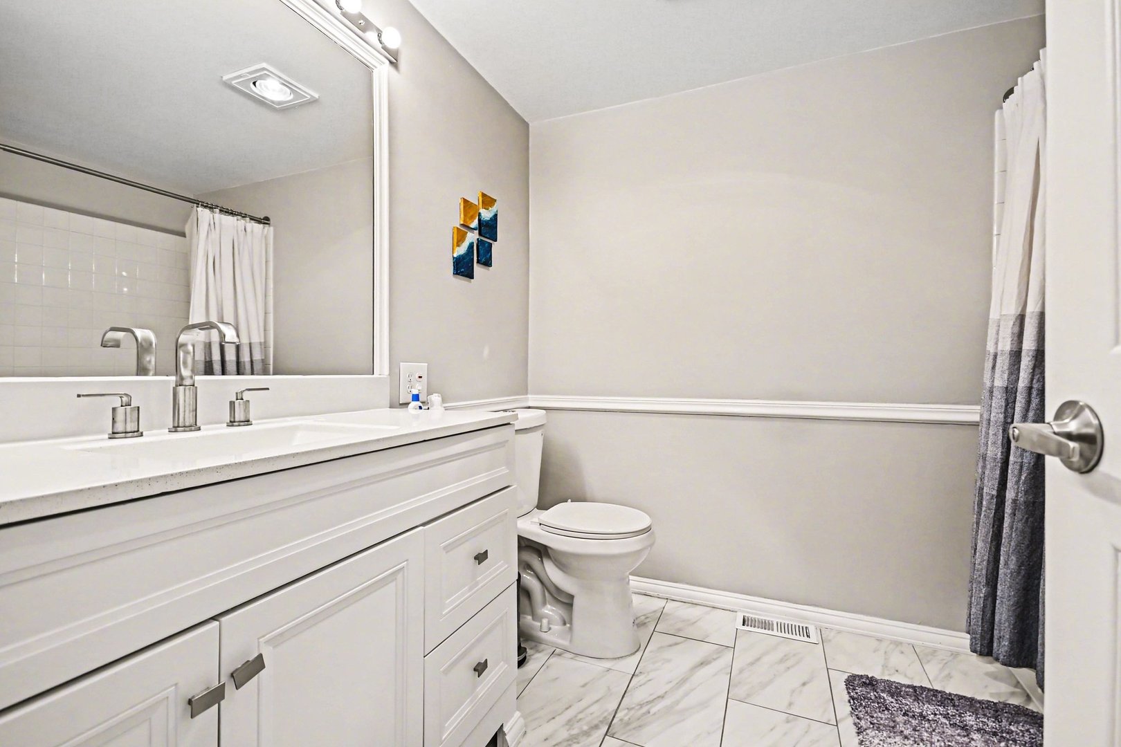 2057 Lancaster Circle #102D, Naperville, IL 60565