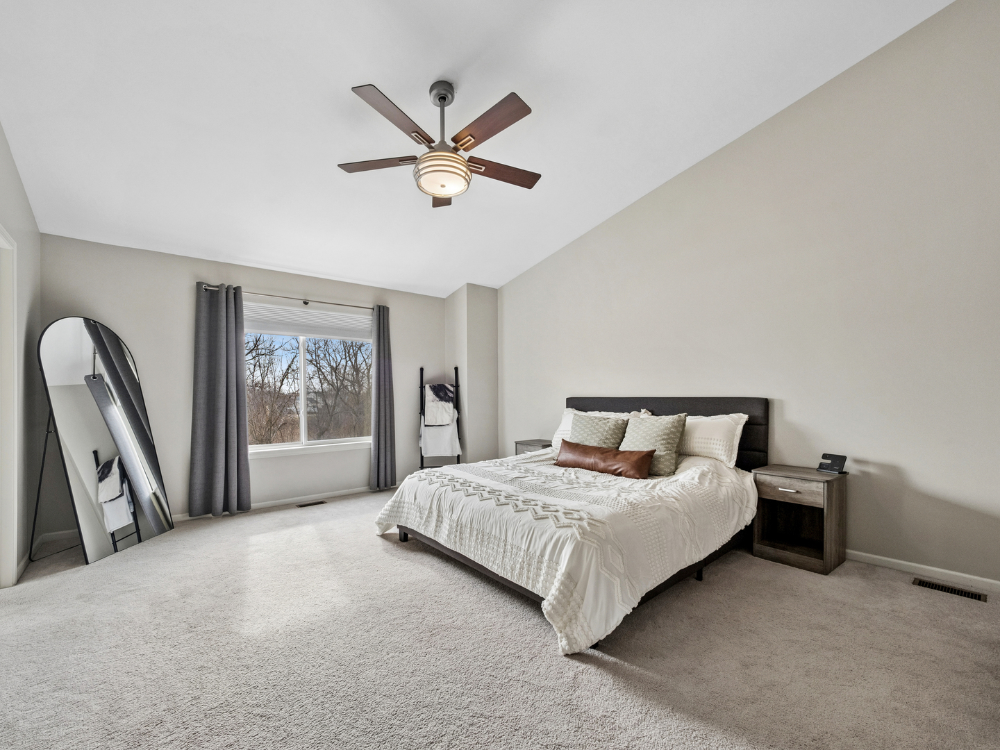 1656 Normandy Woods Court, Grayslake, IL 60030