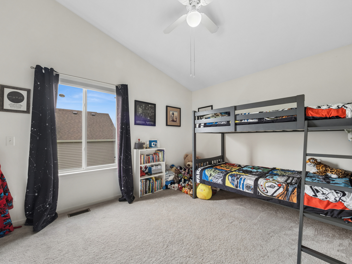 1656 Normandy Woods Court, Grayslake, IL 60030