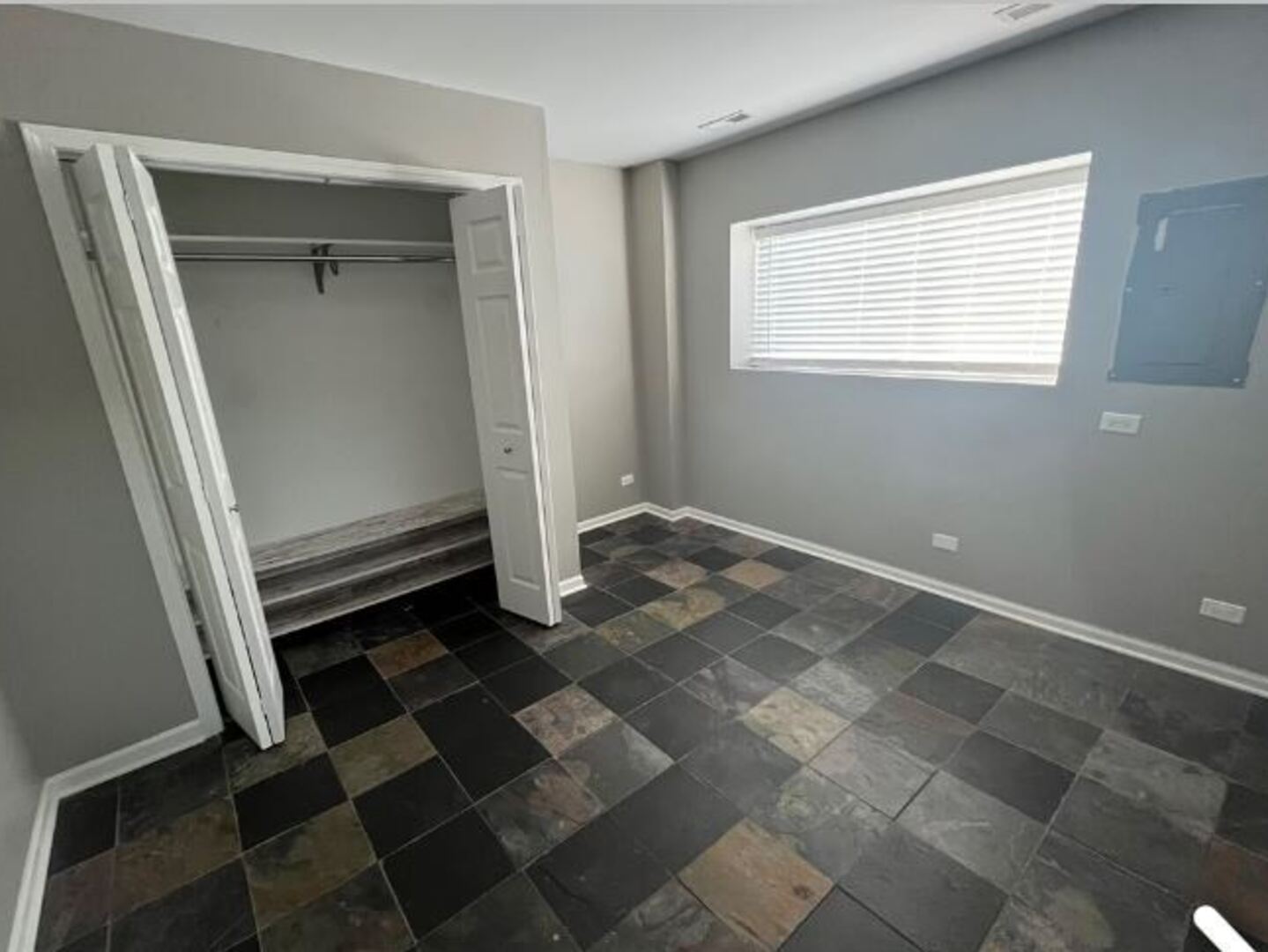 512 Lincoln Station Drive #512, Oswego, IL 60543