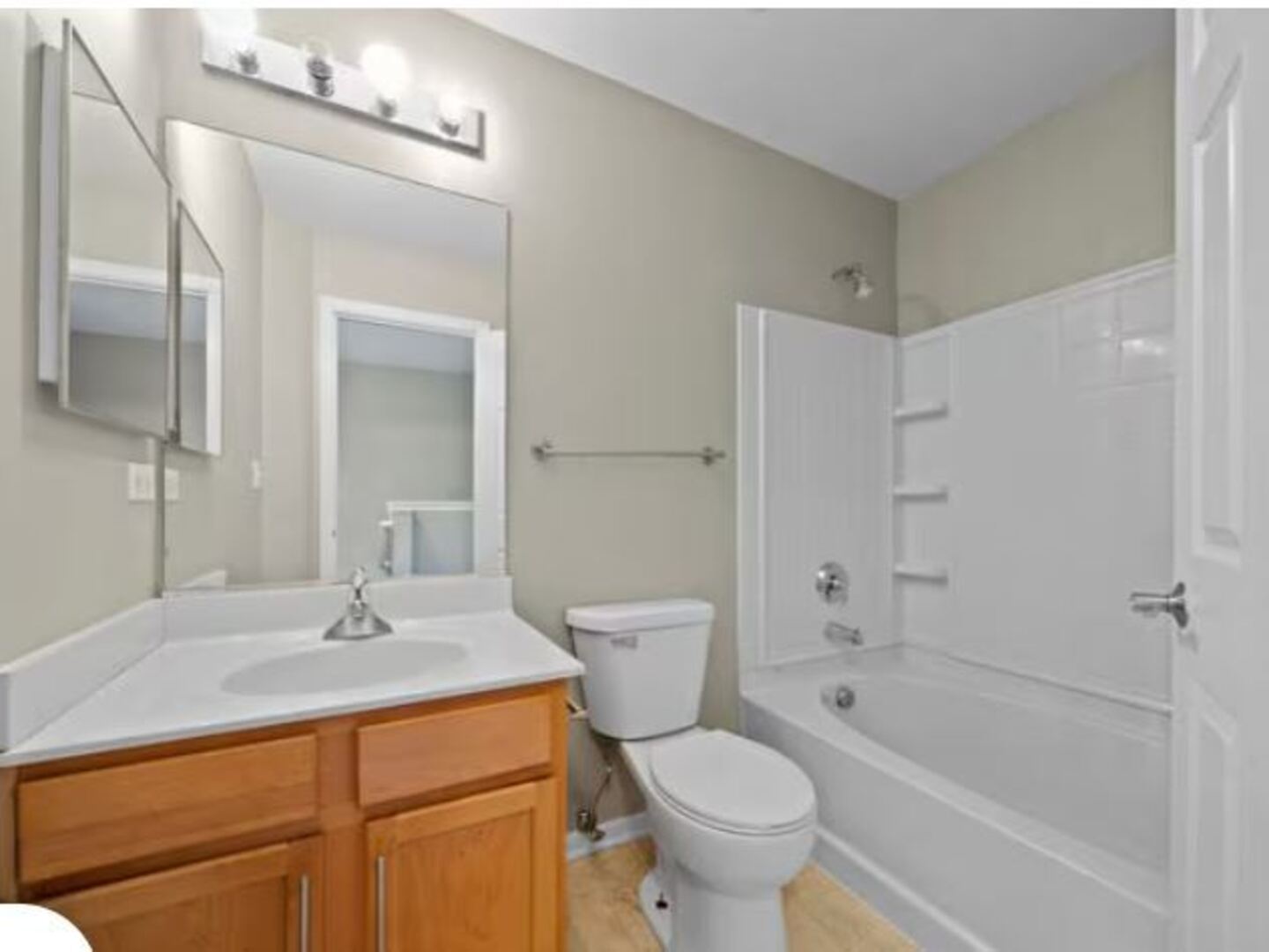 512 Lincoln Station Drive #512, Oswego, IL 60543