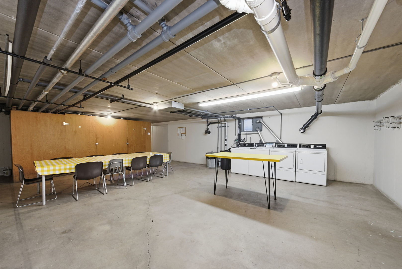 6533 N Northwest Highway #1C, Chicago, IL 60631