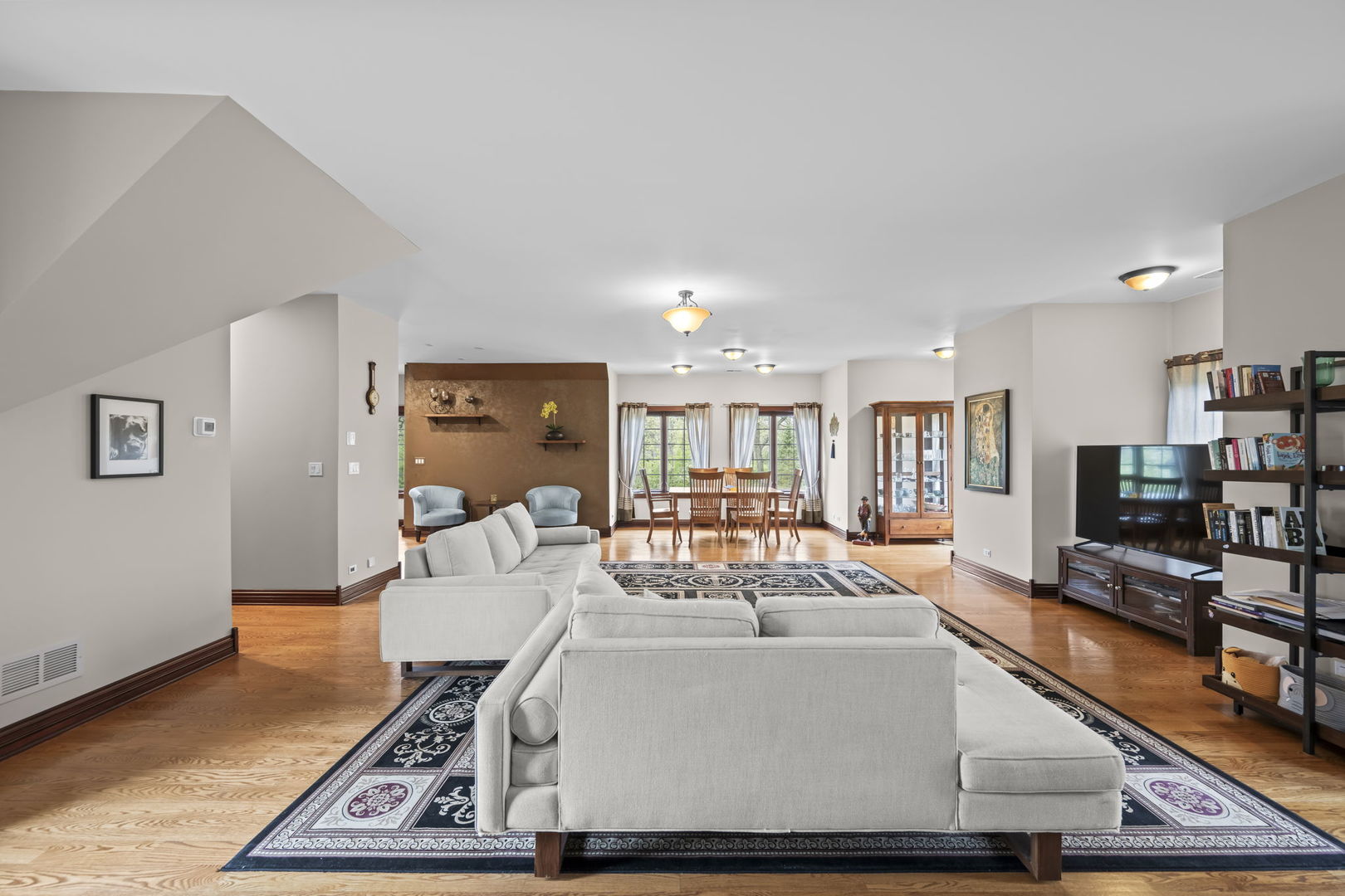 27147 N Chevy Chase Road, Mundelein, IL 60060
