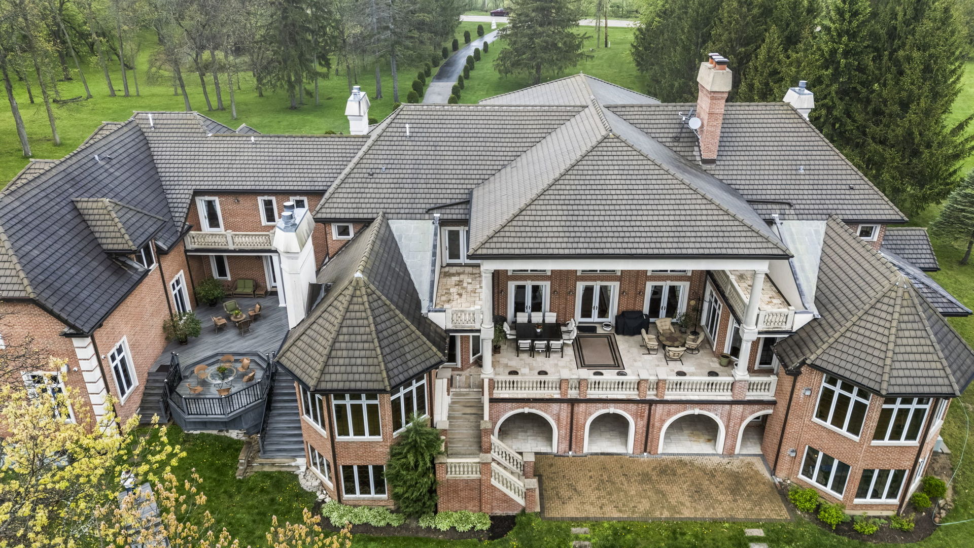 27147 N Chevy Chase Road, Mundelein, IL 60060