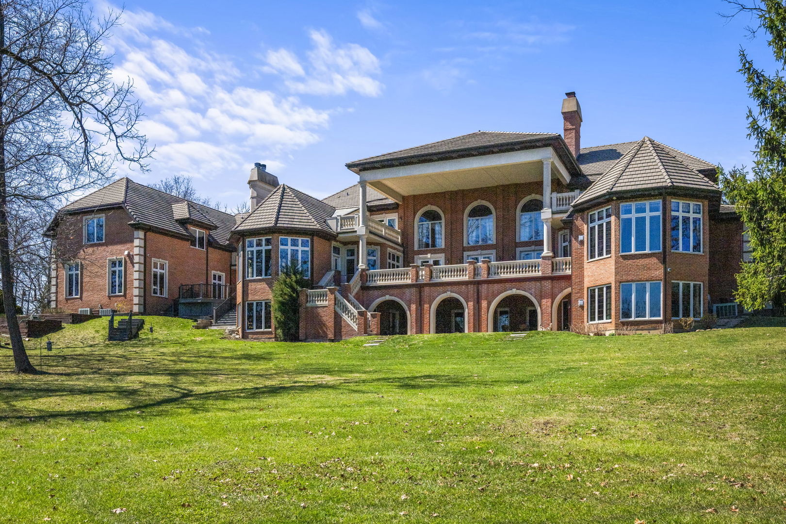 27147 N Chevy Chase Road, Mundelein, IL 60060