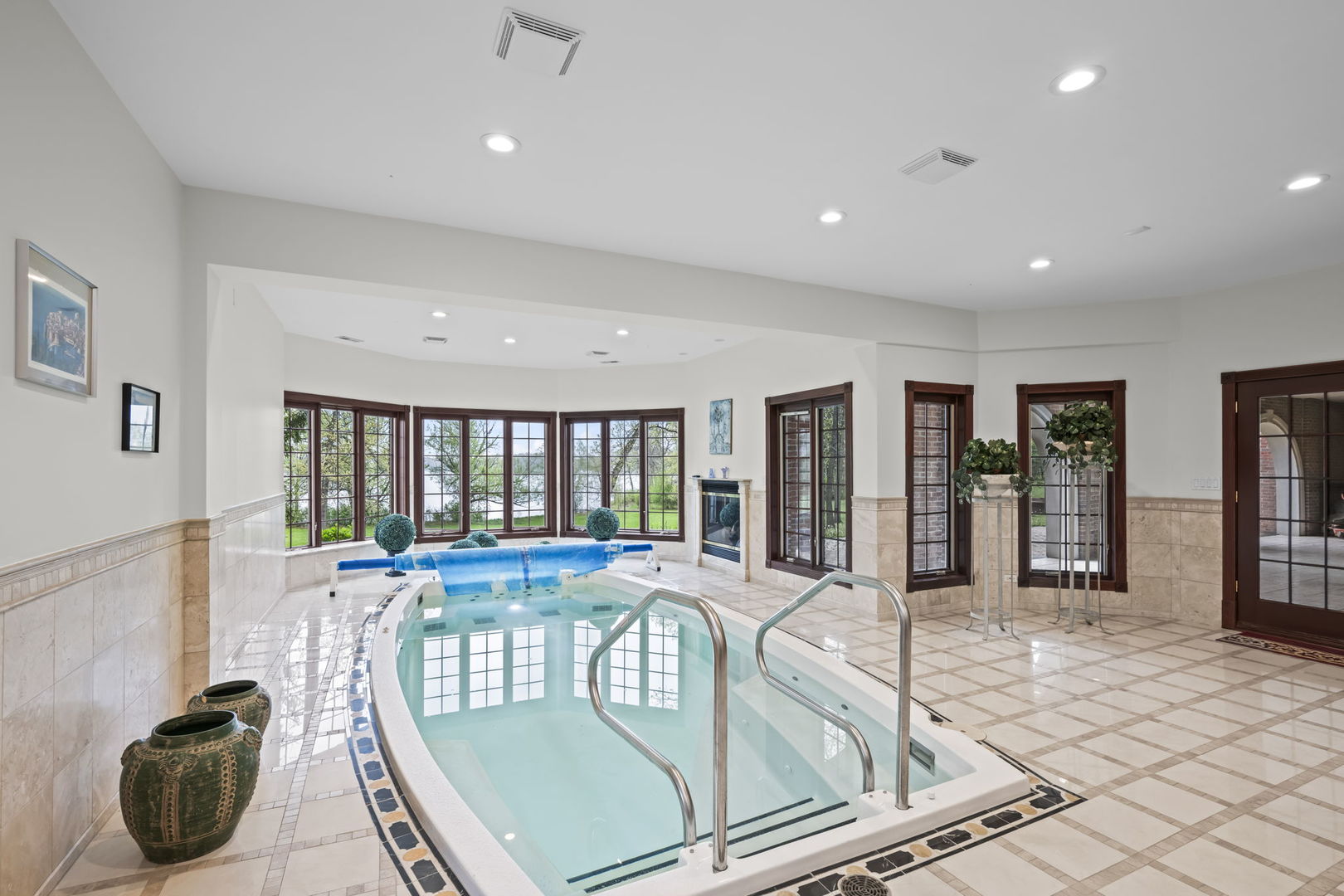 27147 N Chevy Chase Road, Mundelein, IL 60060
