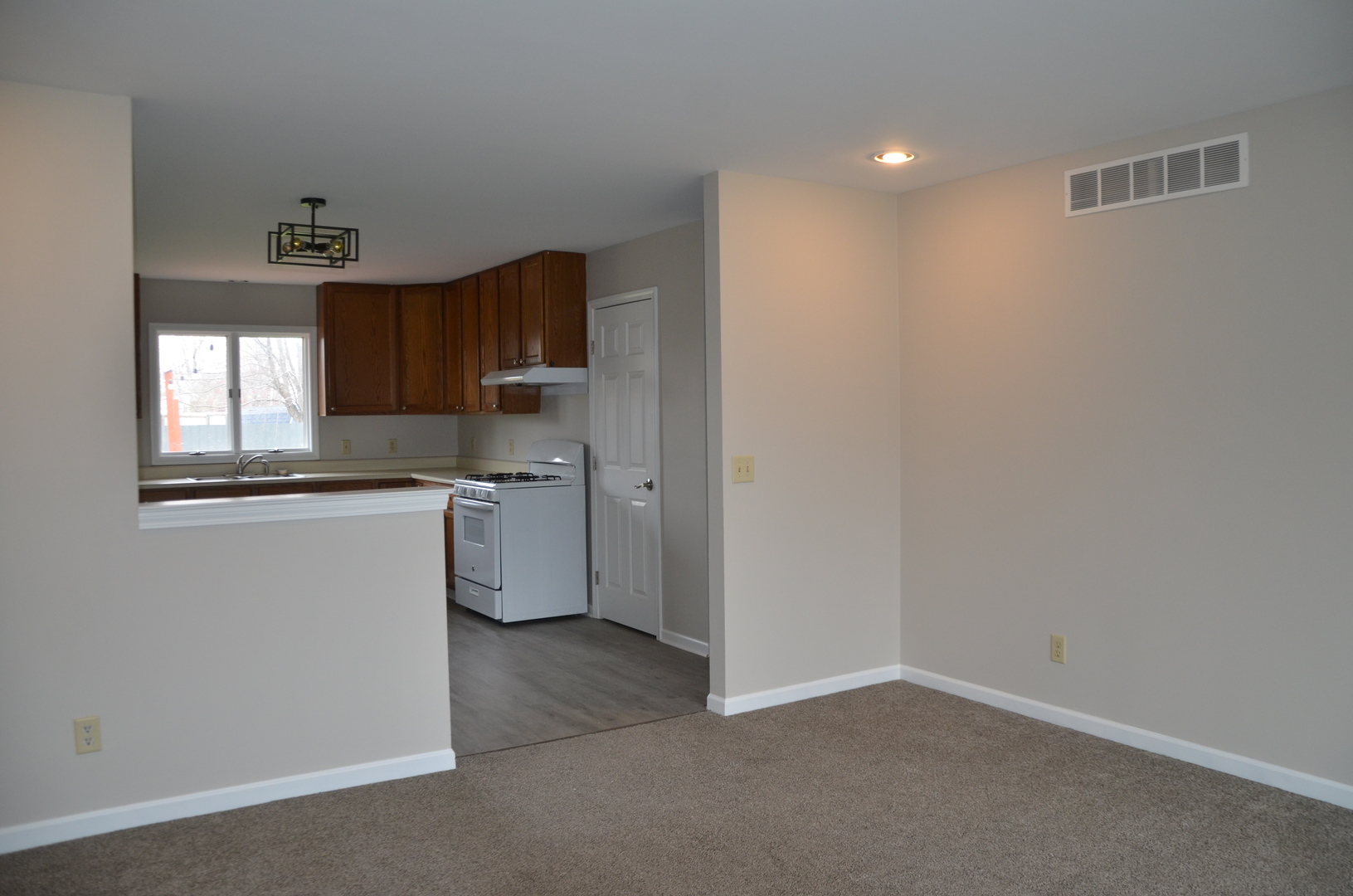 2547 N 4645th Road #B, Somonauk, IL 60552