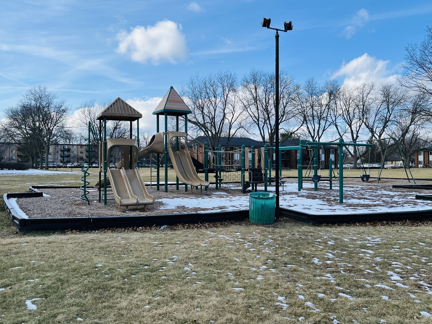 Arlington Heights, IL 60004