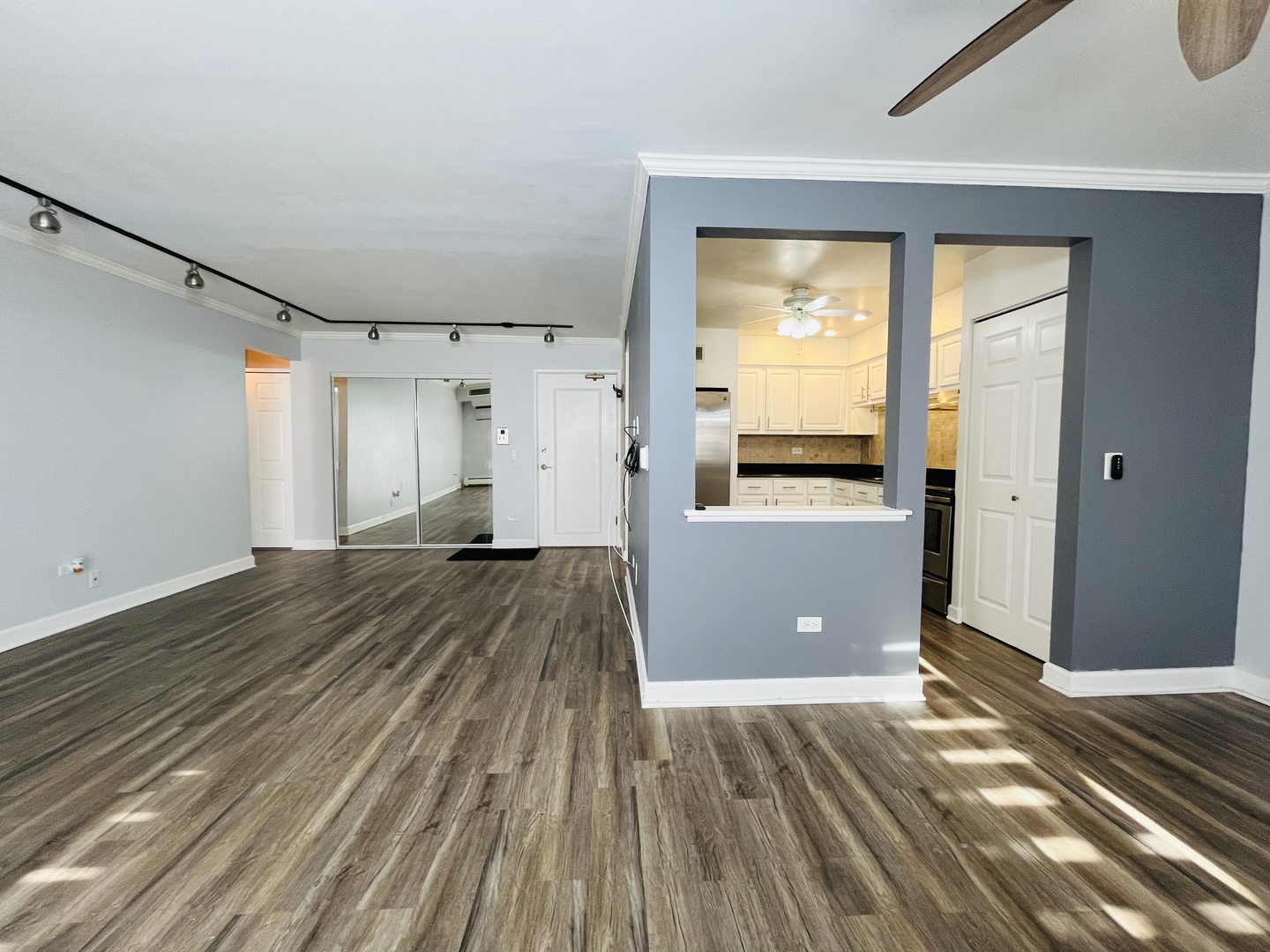 Arlington Heights, IL 60004