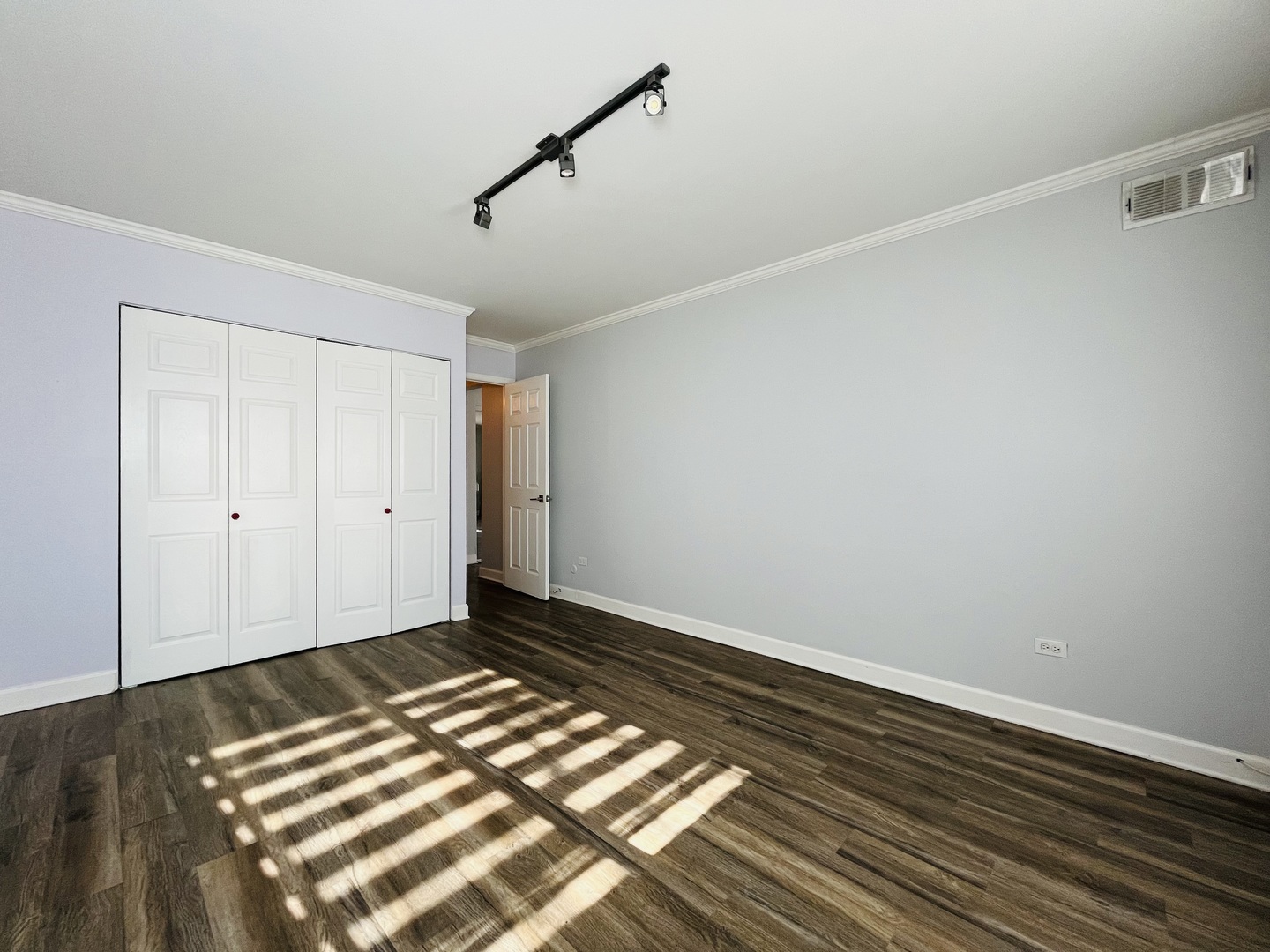 Arlington Heights, IL 60004