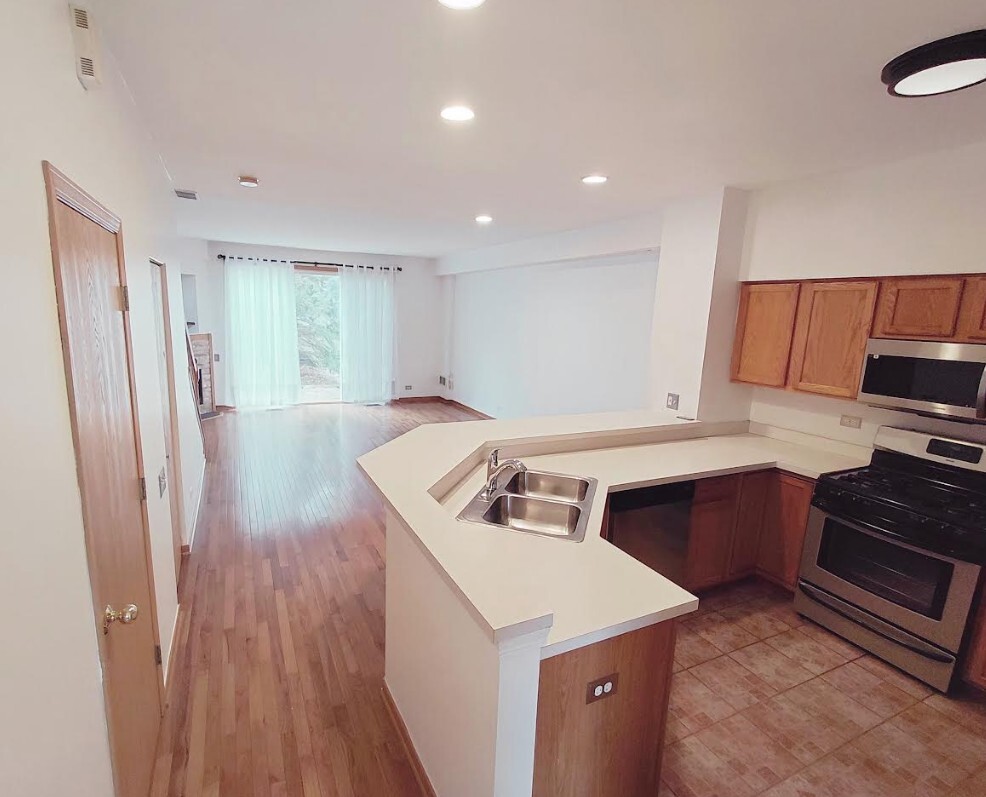 2508 Carrolwood Road #2508, Naperville, IL 60540