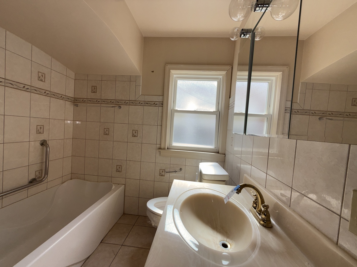 8842 S CREGIER Avenue, Chicago, IL 60617