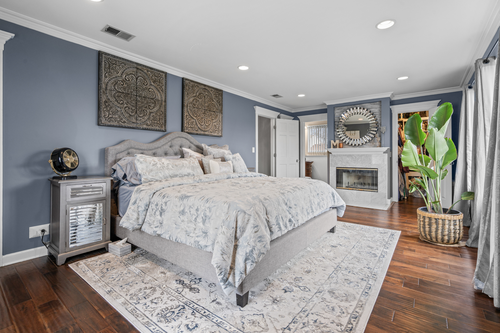 340 Stonehurst Lane, Roselle, IL 60172