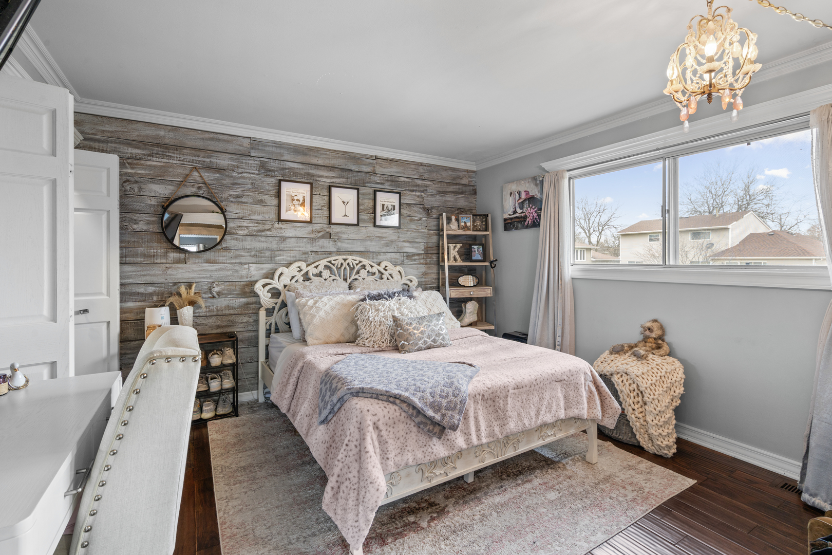 340 Stonehurst Lane, Roselle, IL 60172