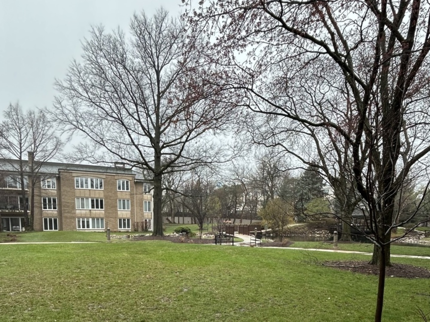 2 Oak Brook Club Drive #B111, Oak Brook, IL 60523