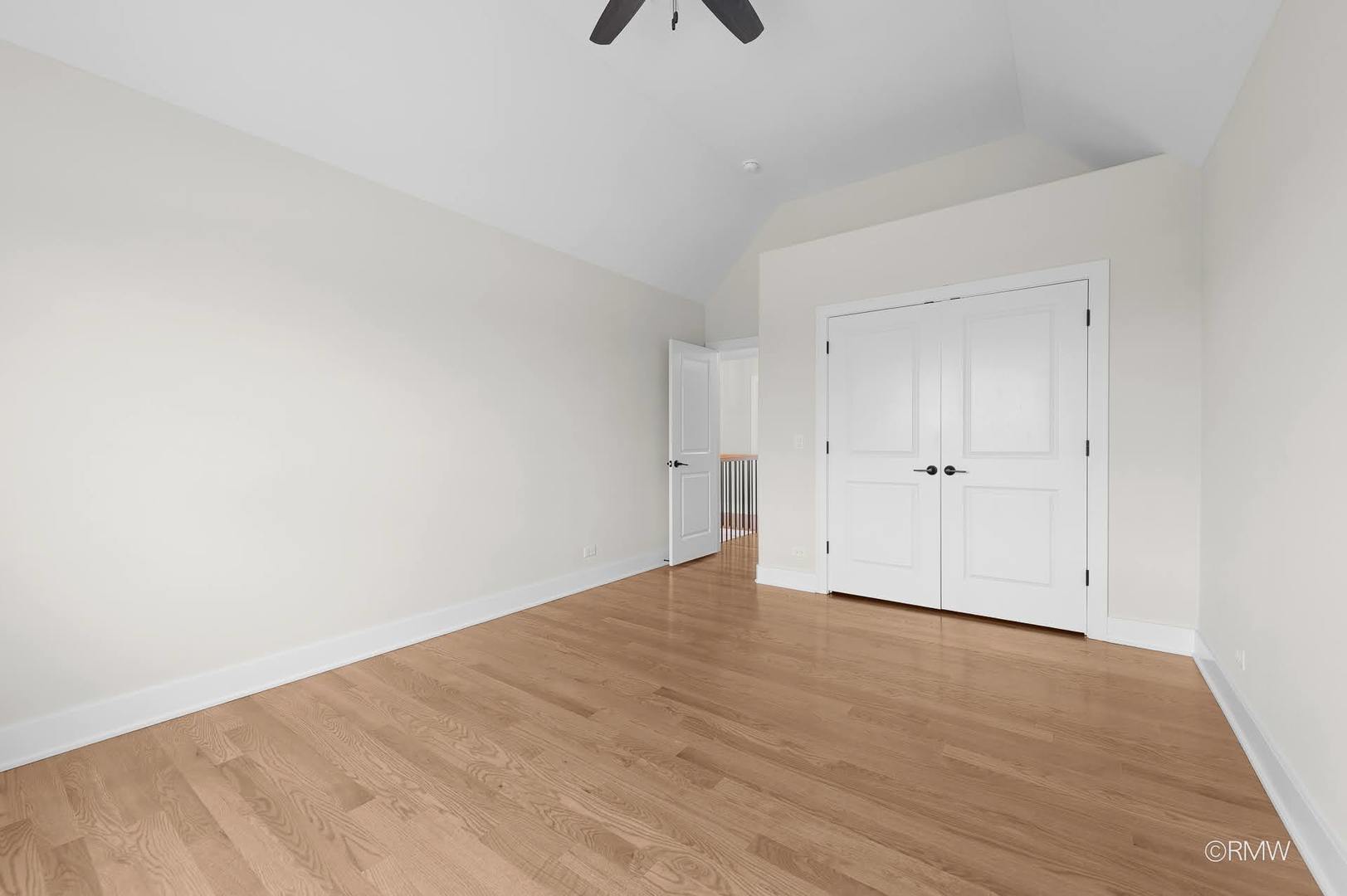 25W275 Doris Avenue, Carol Stream, IL 60188