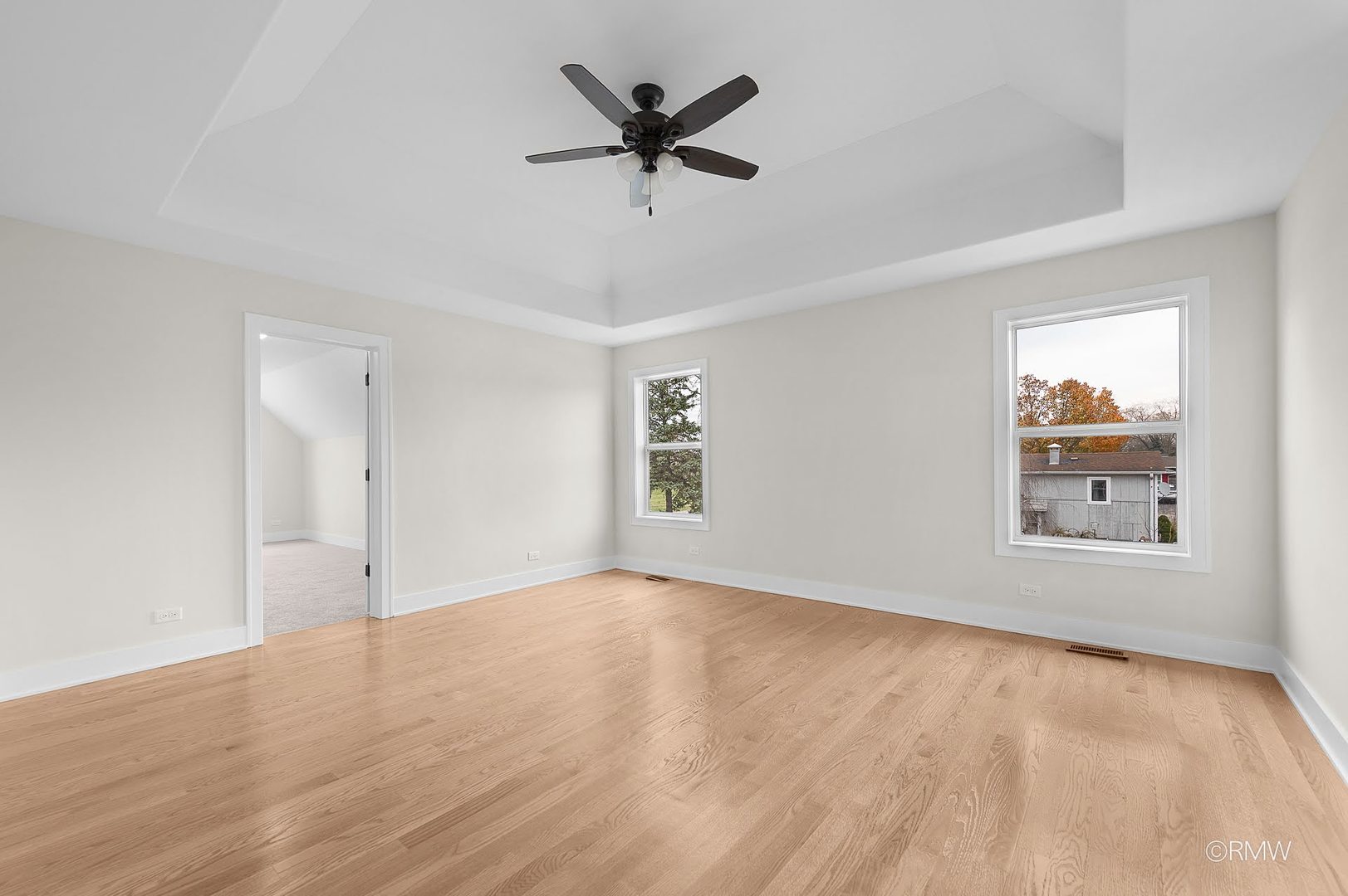 25W275 Doris Avenue, Carol Stream, IL 60188