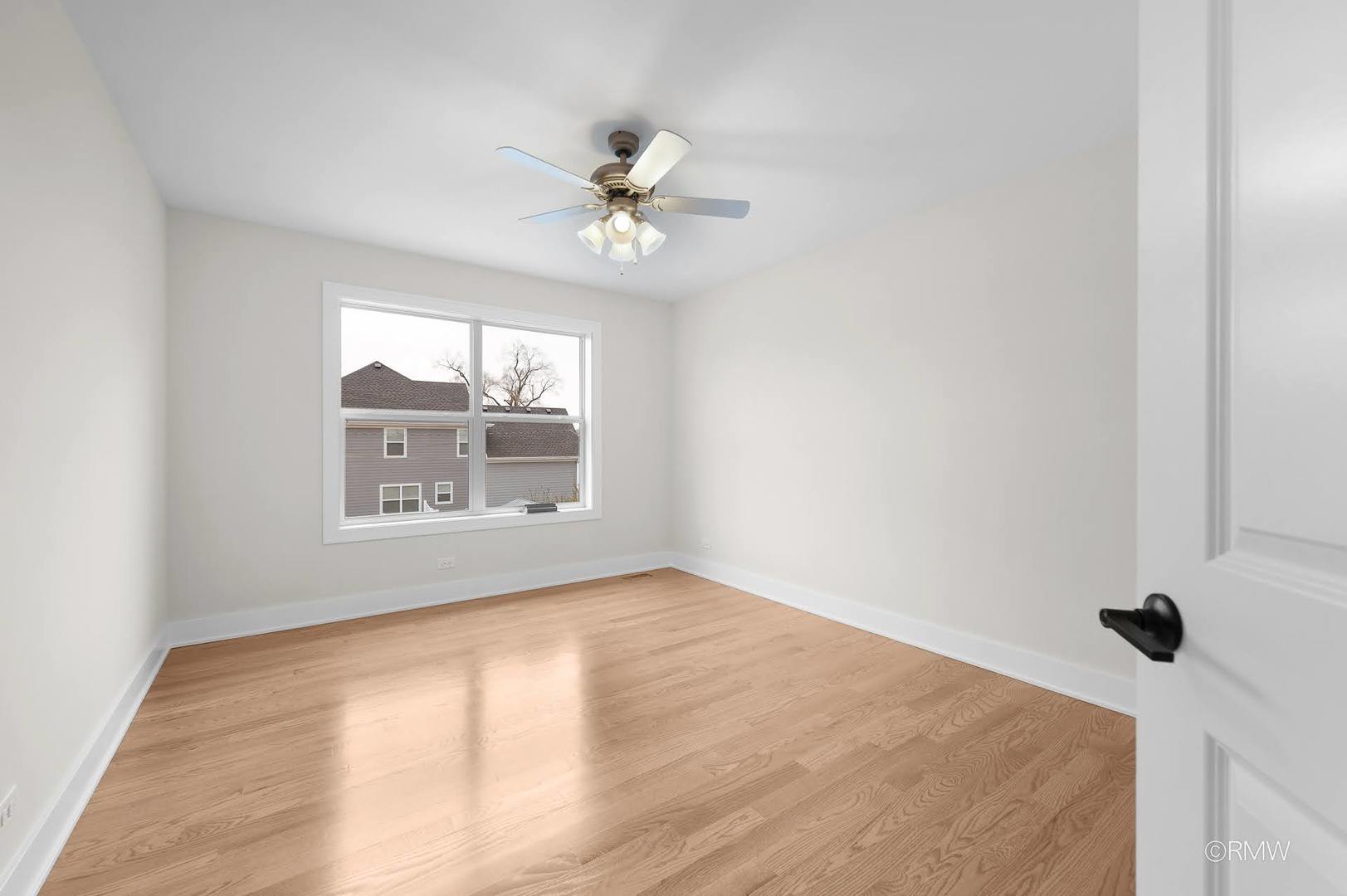 25W275 Doris Avenue, Carol Stream, IL 60188