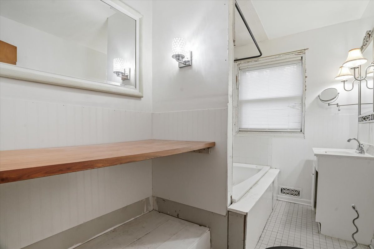 34223 N Harrison Avenue, Round Lake, IL 60073