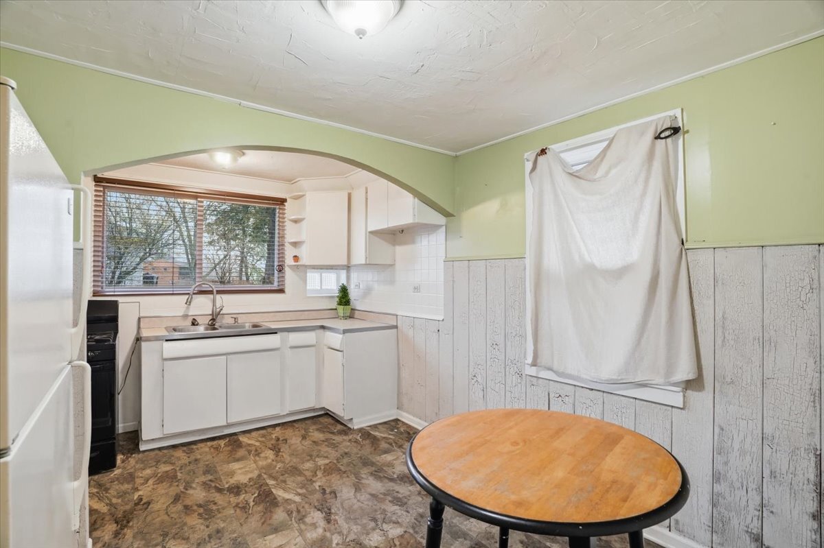 34223 N Harrison Avenue, Round Lake, IL 60073