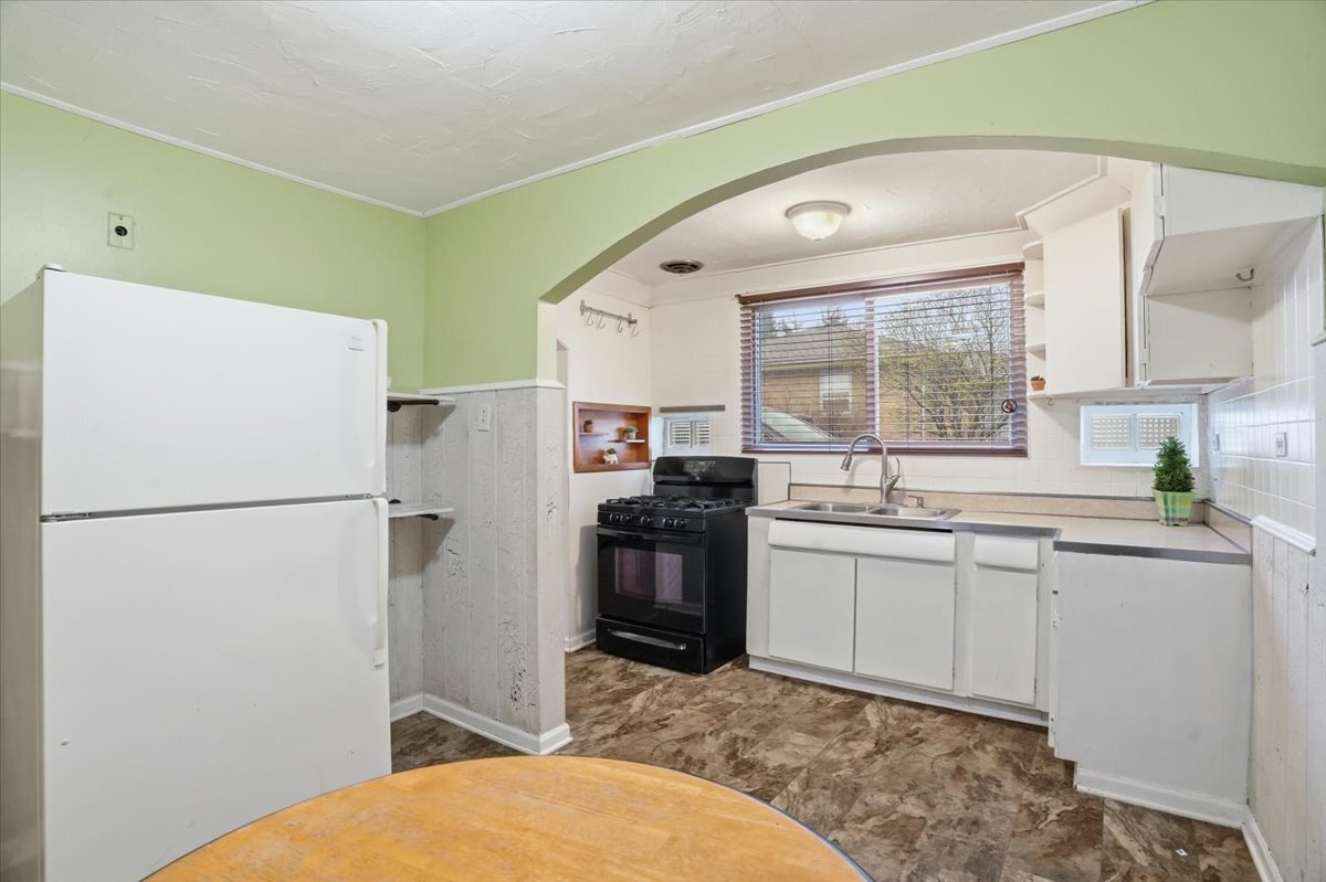 34223 N Harrison Avenue, Round Lake, IL 60073