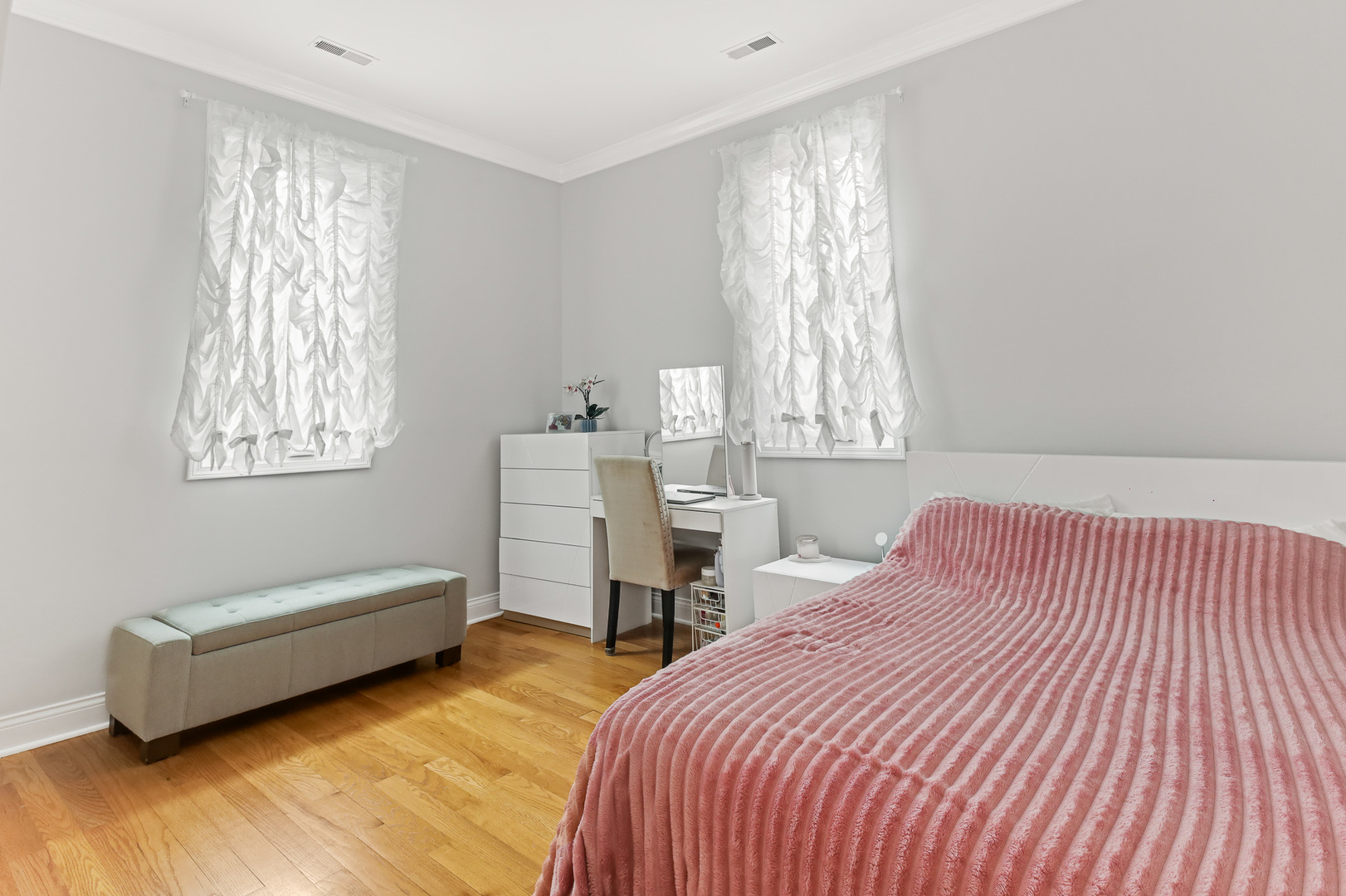 3517 N PLAINFIELD Avenue, Chicago, IL 60634