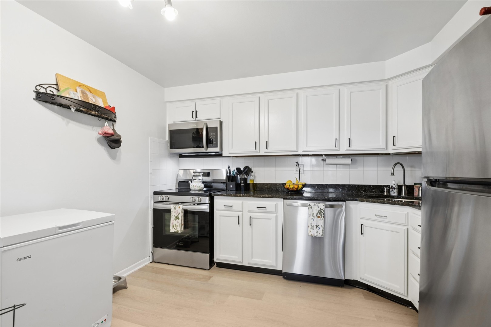 1240 S LORRAINE Road #3B, Wheaton, IL 60189